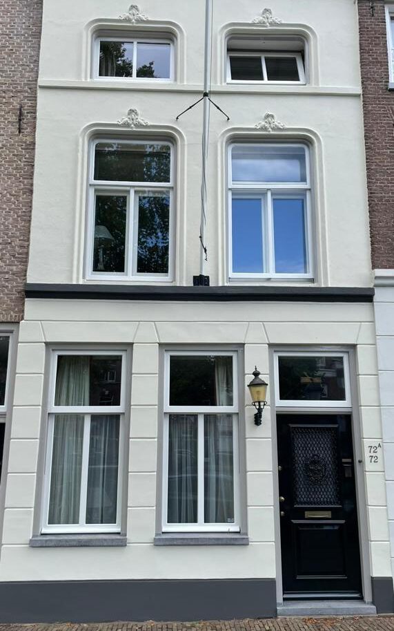 buiten schilderen schilderwerk verven voorgevel gevel den bosch woonhuis buitengevel